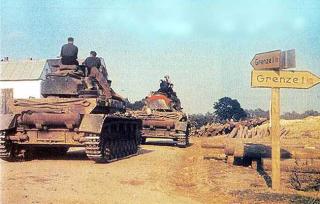 Imagine atasata: german_tanks_at_polish_border.jpg