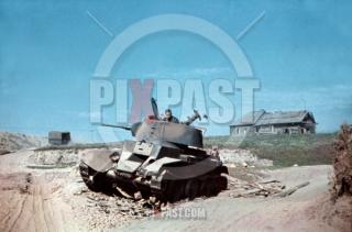 Imagine atasata: stock-photo-captured-russian-bt7-panzer-tank-near-smolensk-summer-1941-19th-panzer-division-12259.jpg