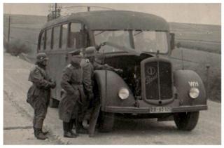 Imagine atasata: 1938-grc3a4f-stift-v-6-d-1938-4x2-bus-39k-ww2-photo.jpg