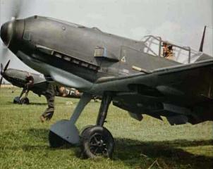 Imagine atasata: Me109E-Red3-Prewar-1f-s.jpg
