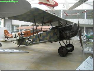Imagine atasata: muzeul_aviatiei-6_thumb1.jpg