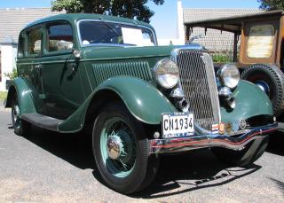 Imagine atasata: ford_v8_sedan_1934_aa.jpg