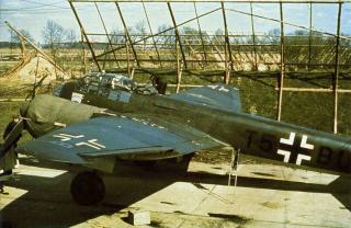 Imagine atasata: ju A-color-photo-Junkers-Ju-88A4-Westa-1_Obdl-(T5+BU)-Bad-Zwischenahn-1941-01.jpg