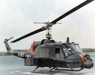 Imagine atasata: 757px-Bell_UH-1_with_rockets_and_minigun_turret.jpg