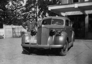 Imagine atasata: Packard_1939_Sedan.jpg