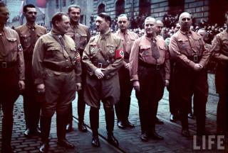 Imagine atasata: nazi-adolf-hitler-color-photos.jpg