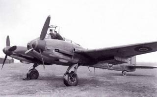 Imagine atasata: Messerschmitt-Me-410A3-Hornisse-2.(F)122-TF209-RAF-1944-01.jpg