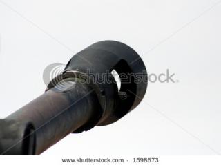 Imagine atasata: stock_photo_muzzle_of_howitzer_m_field_artillery_piece_1598673.jpg