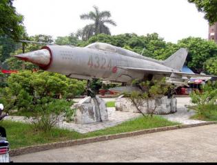 Imagine atasata: Mig_21PF_4324_26.09.2004_Army_Museum_of_Hanoi_Vietnam_resize.jpg